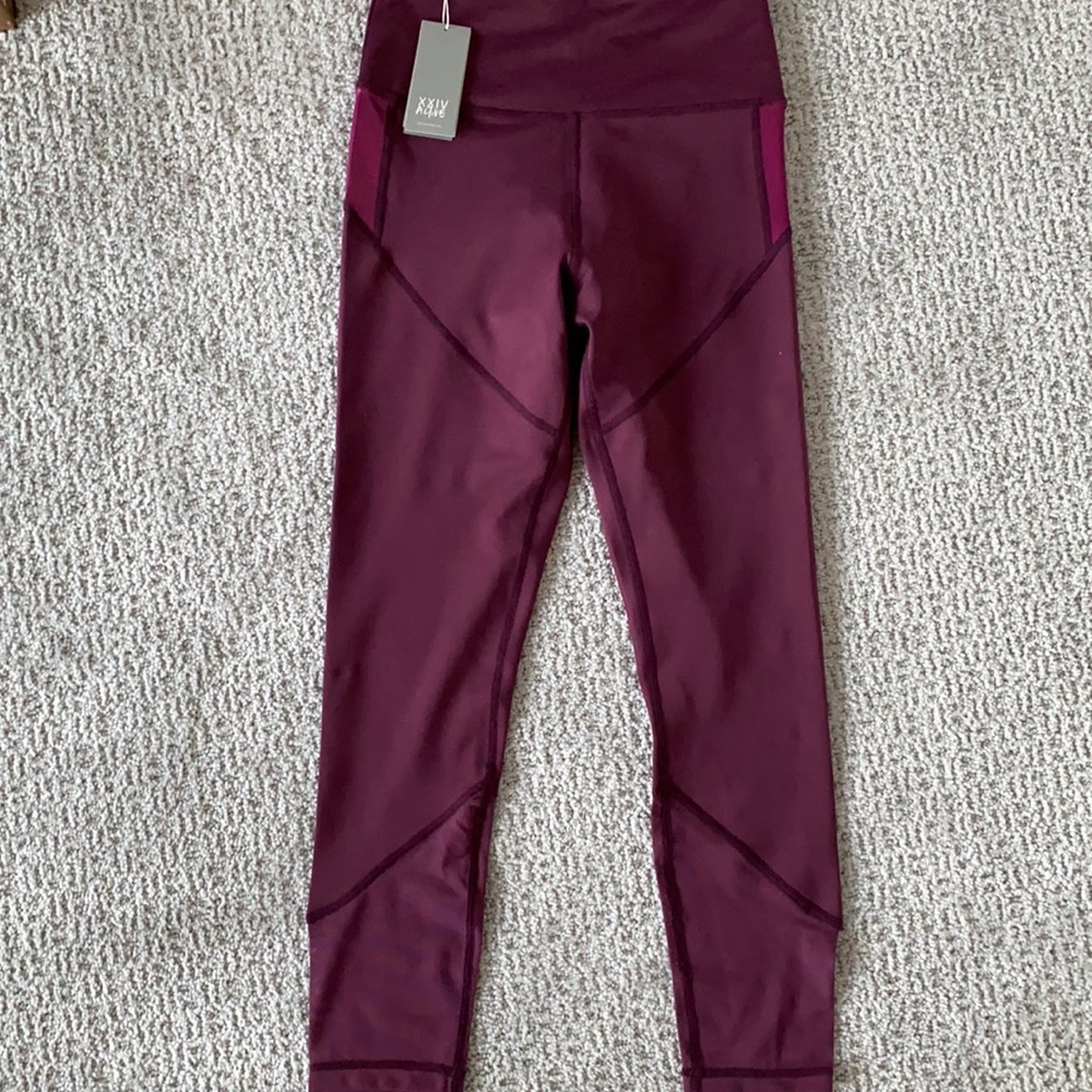New leggings with mesh at the bottom